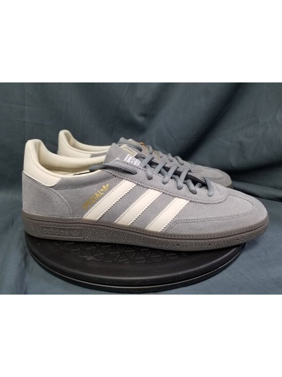 Athletic_Shoes